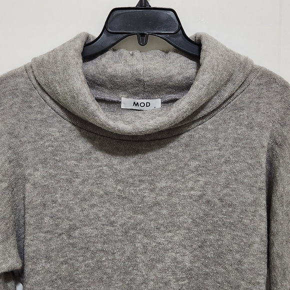 MOD Womens M Gray Cowl Neck Cropped Angora Blend Sweater Dolman Sleeve - Picture 3 of 10